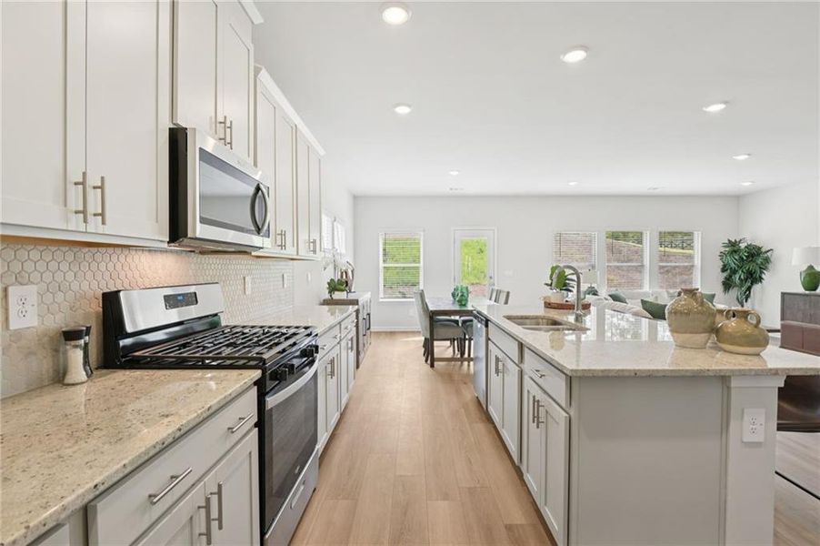 Furnished interior view inside a new home in Ivey Township, Dallas (Image 12).