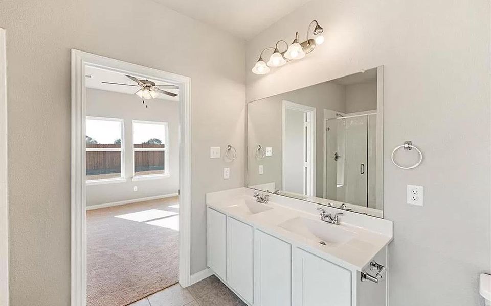 Furnished interior view inside a new home in Perkinsville, Chino Valley (Image 5).