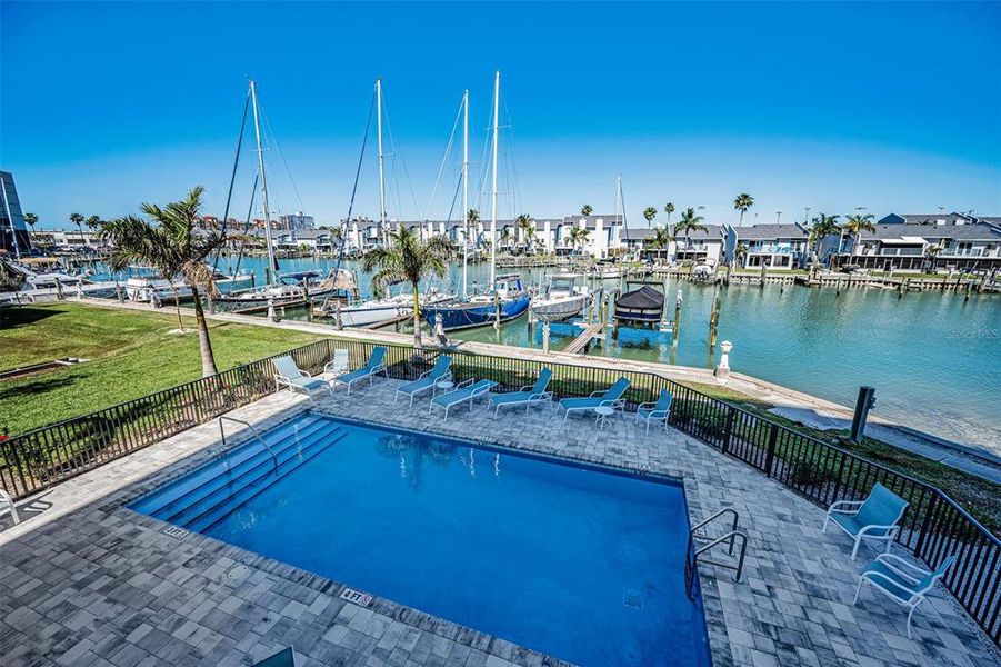 Community amenities in , Madeira Beach (Image 68).