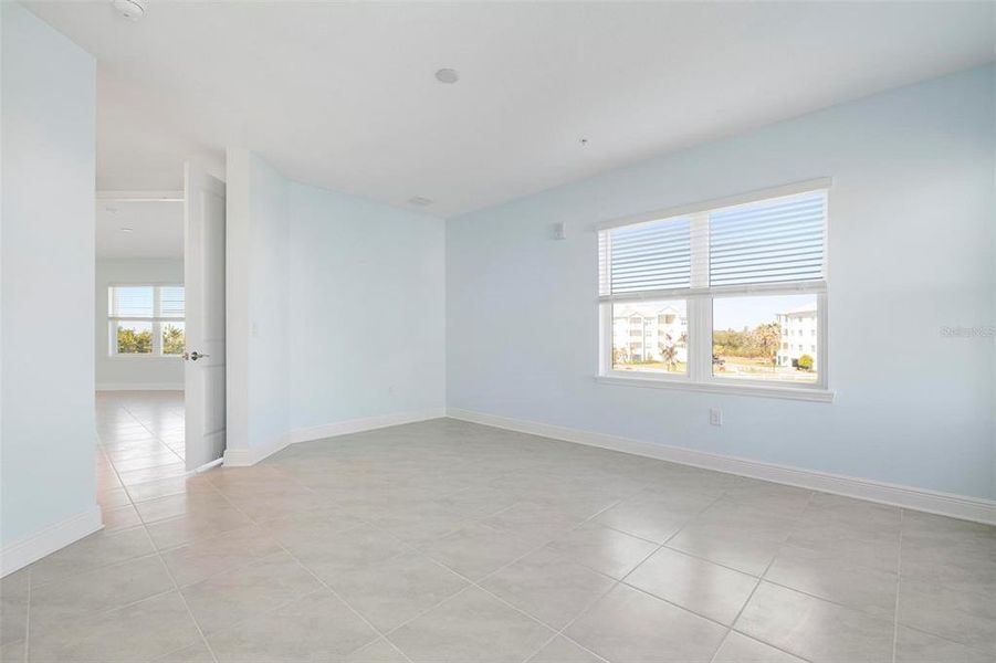 Spacious, unfurnished interior of a new home in , Bradenton (Image 31).