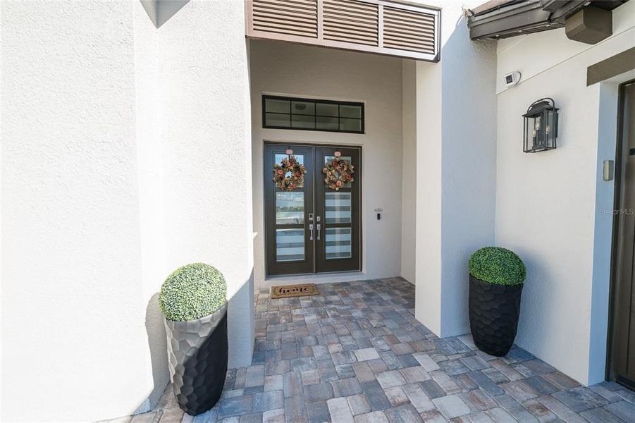 Exterior details and patio area of a home in , Wesley Chapel (Image 26).