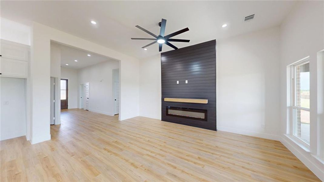 Spacious, unfurnished interior of a new home in , Greenville (Image 30).