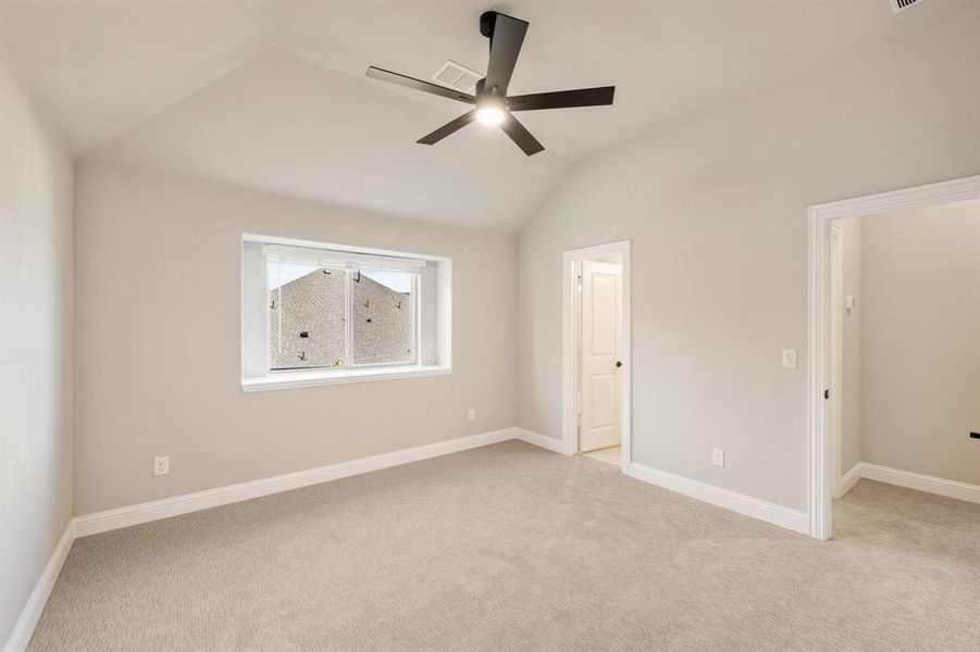 Spacious, unfurnished interior of a new home in Triple Diamond Ranch, Mansfield (Image 33). Spacious, unfurnished interior of a new home in Triple Diamond Ranch, Mansfield (Image 33).
