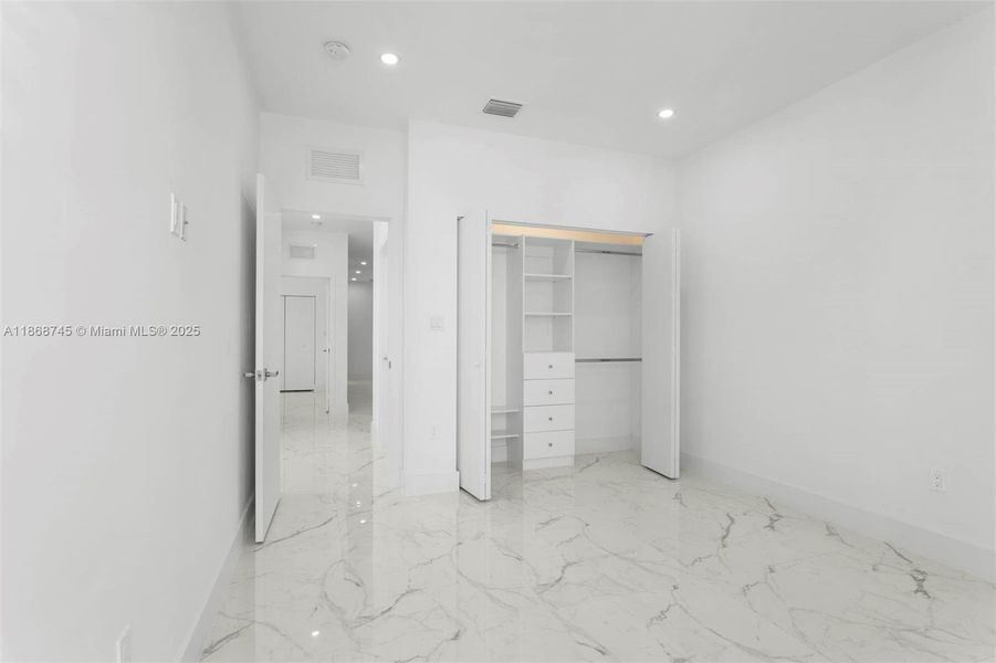 Image 33 of a home in .