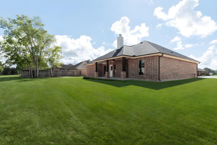 Exterior details and patio area of a home in , Beaumont (Image 4).