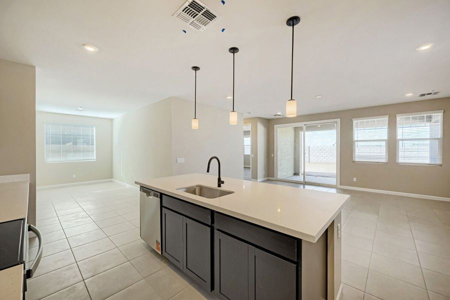 1,747sf New Home in San Tan Valley, AZ.  - Slide 13