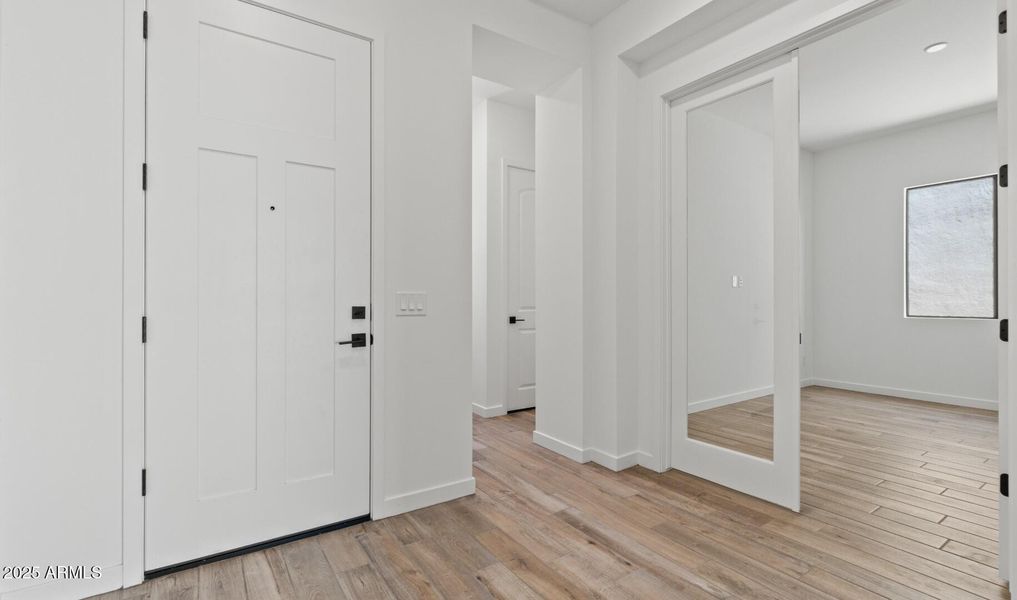 FSVV Lot #9 Foyer (Large) FSVV Lot #9 Foyer (Large)