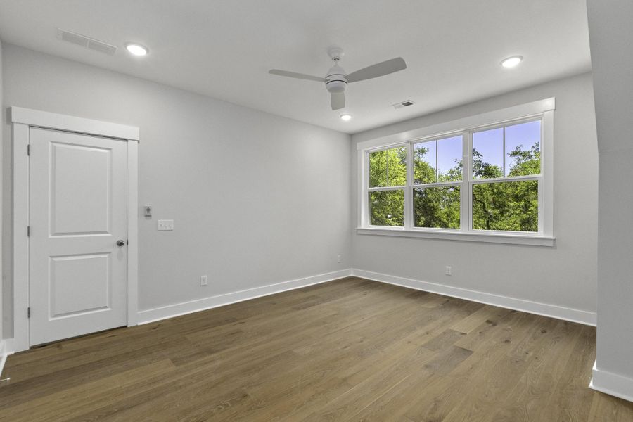 Spacious, unfurnished interior of a new home in , Mount Pleasant (Image 23).