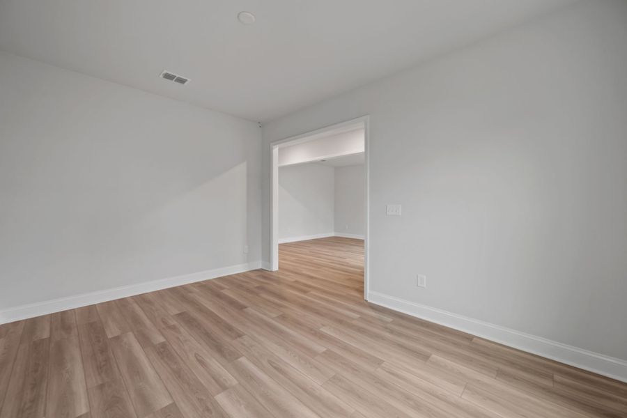 Spacious, unfurnished interior of a new home in Carriage Estates, Lexington (Image 26).