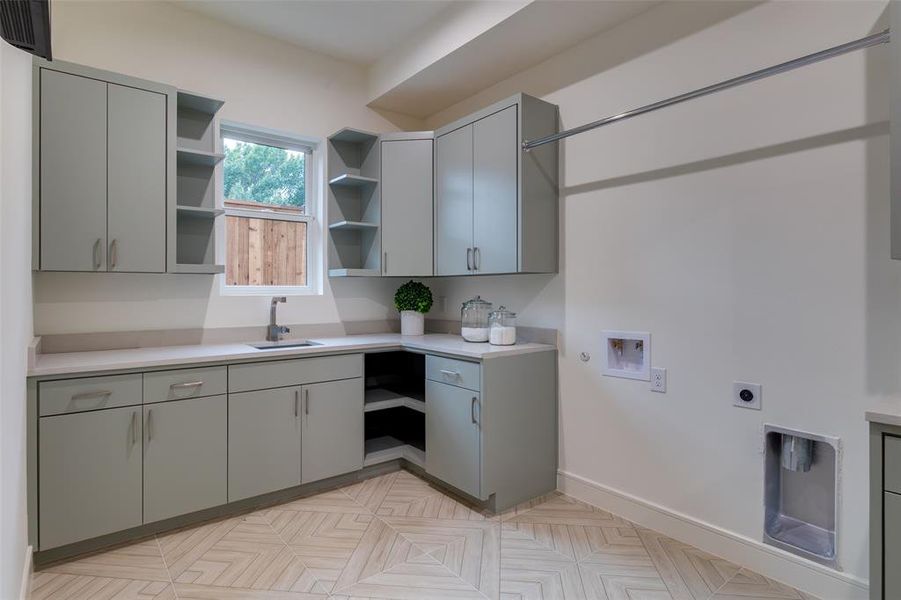 Furnished interior view inside a new home in , Dallas (Image 7).