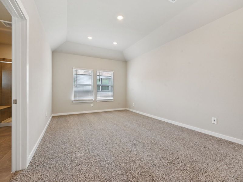 Spacious, unfurnished interior of a new home in Pinewood Trails - City Series, Atascocita (Image 23).