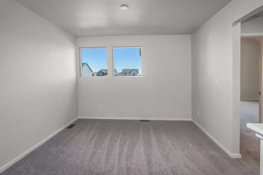 Spacious, unfurnished interior of a new home in Trailside, Timnath (Image 26).