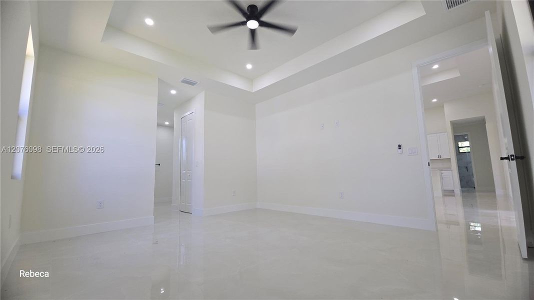 Spacious, unfurnished interior of a new home in , Lehigh Acres (Image 36).
