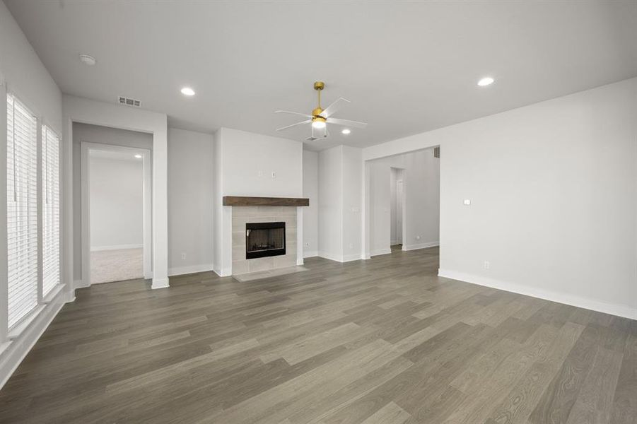 Spacious, unfurnished interior of a new home in Hayes Crossing - Phase 2, Midlothian (Image 19).