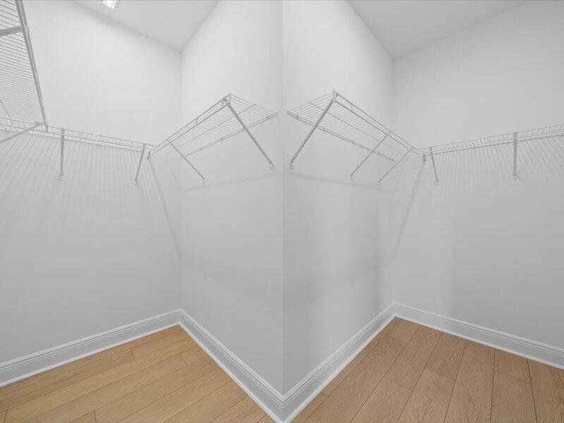 Spacious, unfurnished interior of a new home in , Fort Pierce (Image 10).