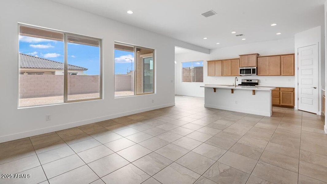 hj-az-phx-allen-ranches-expedition-adela hj-az-phx-allen-ranches-expedition-adela