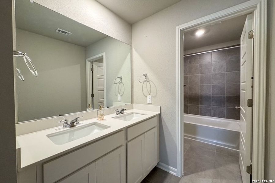 Furnished interior view inside a new home in Thomas Pond, San Antonio (Image 14).