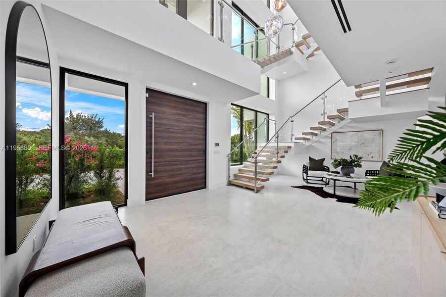 Exterior details and patio area of a home in , Fort Pierce (Image 25).