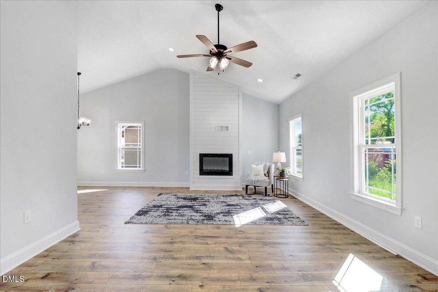 15-512 S Vance St-15