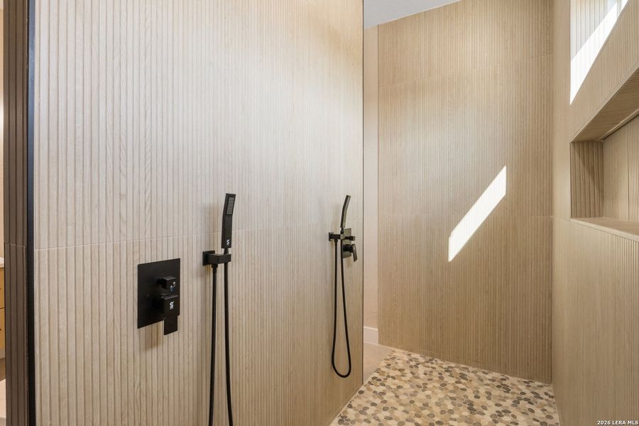 Close-up of interior finishes inside a home in , La Vernia (Image 20).