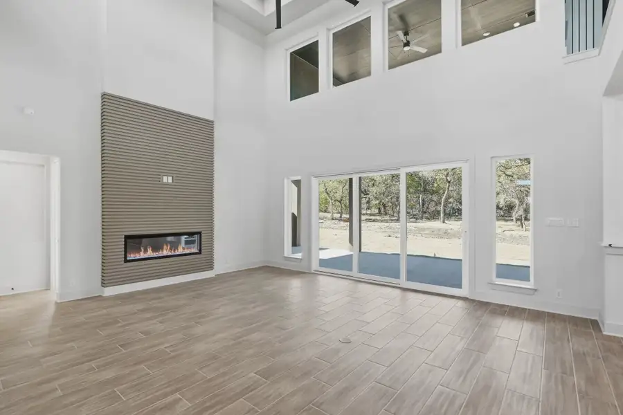 Spacious, unfurnished interior of a new home in Heimer Estates at Garden Ridge, San Antonio (Image 8).