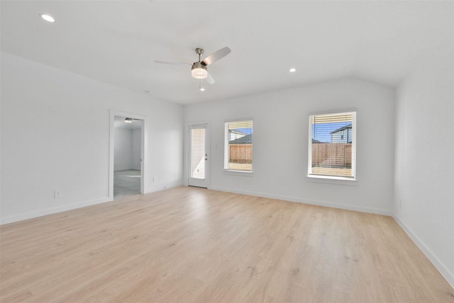 Spacious, unfurnished interior of a new home in Tamarron, Fulshear (Image 34). Spacious, unfurnished interior of a new home in Tamarron, Fulshear (Image 34).