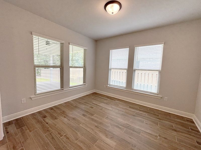 Spacious, unfurnished interior of a new home in Bird Song at Hammock Bay, Freeport (Image 23).