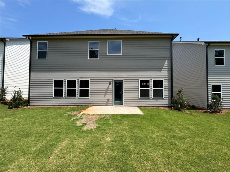 Exterior details and patio area of a home in Creekside, Dawsonville (Image 3).