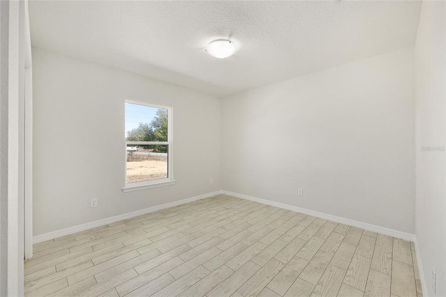 Spacious, unfurnished interior of a new home in , Ocala (Image 27).