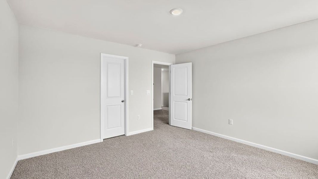 Spacious, unfurnished interior of a new home in Woodglen, Piedmont (Image 28).