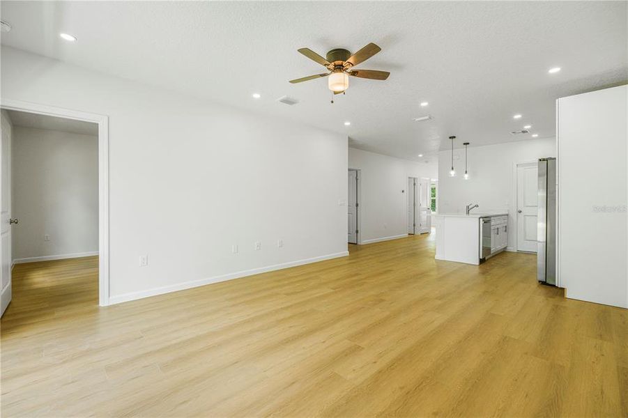 Spacious, unfurnished interior of a new home in , Eustis (Image 15).