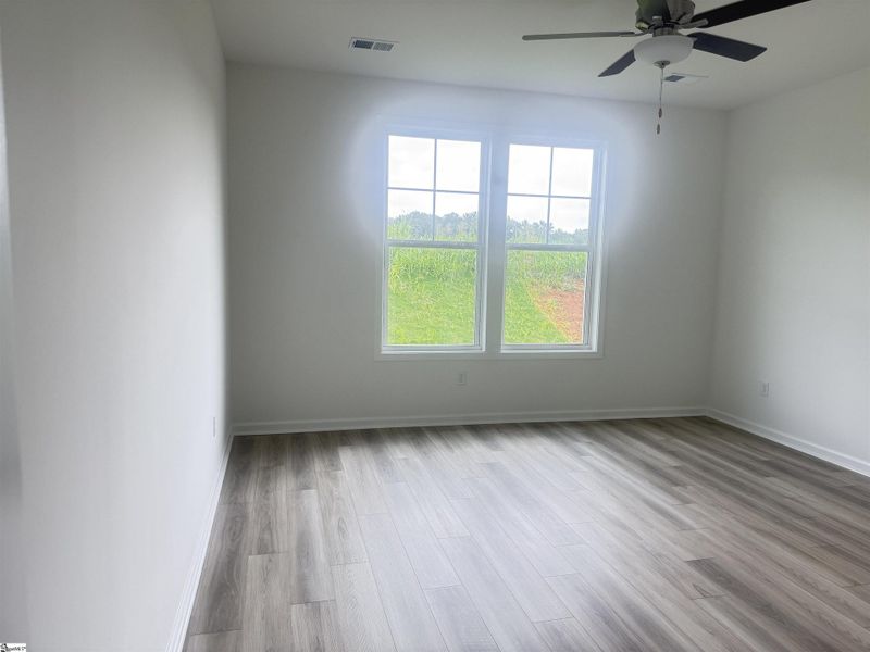 Spacious, unfurnished interior of a new home in Halton Oaks, Spartanburg (Image 15).
