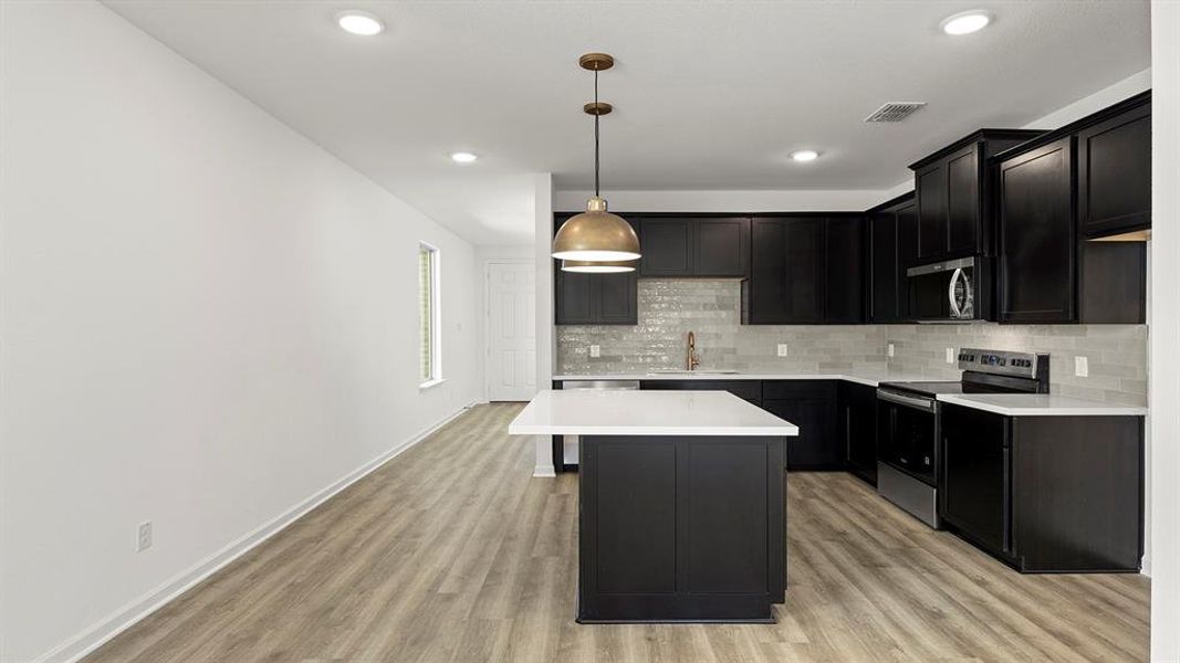 04. 2516 Yo Ranch - Kitchen 04. 2516 Yo Ranch - Kitchen