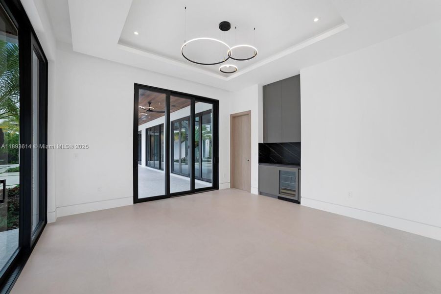 Spacious, unfurnished interior of a new home in , Miami (Image 37).