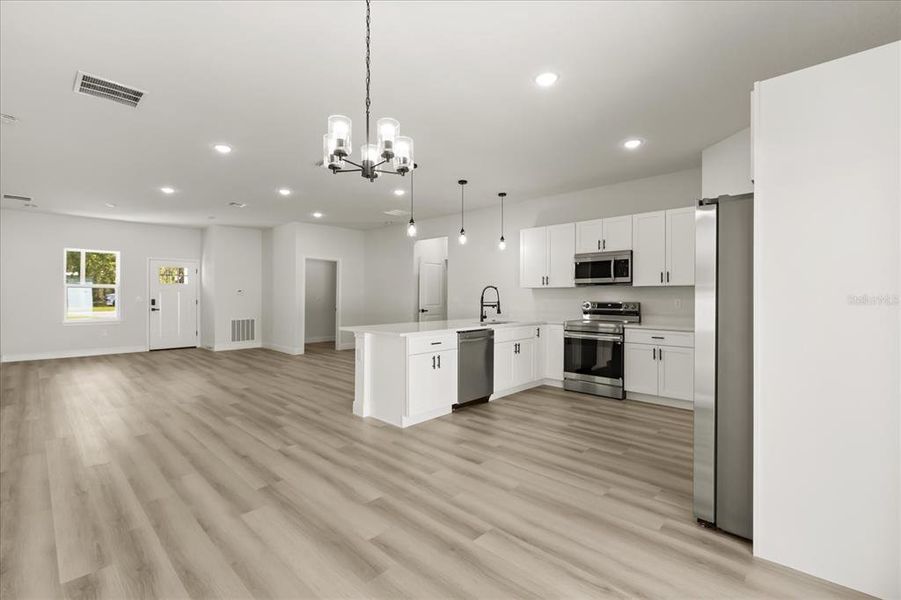 Spacious, unfurnished interior of a new home in , Ocala (Image 27).