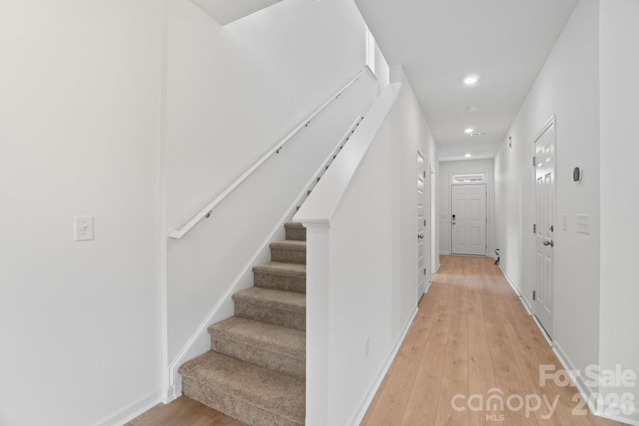 Spacious, unfurnished interior of a new home in Bellina, York (Image 16).