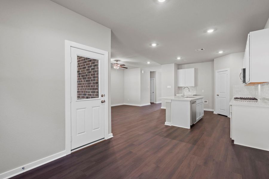 Furnished interior view inside a new home in Westridge Cove, Conroe (Image 12). Furnished interior view inside a new home in Westridge Cove, Conroe (Image 12).