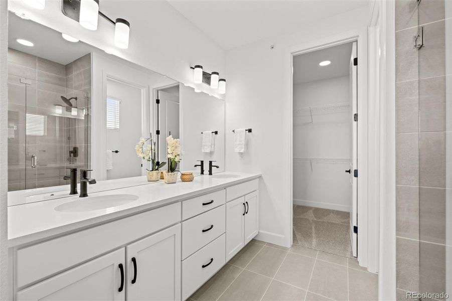 Furnished interior view inside a new home in Deer Creek, Littleton (Image 10).