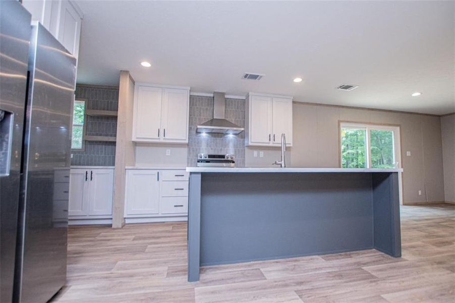 Furnished interior view inside a new home in , Temple (Image 6).