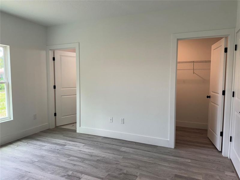 Spacious, unfurnished interior of a new home in , Dunnellon (Image 14).
