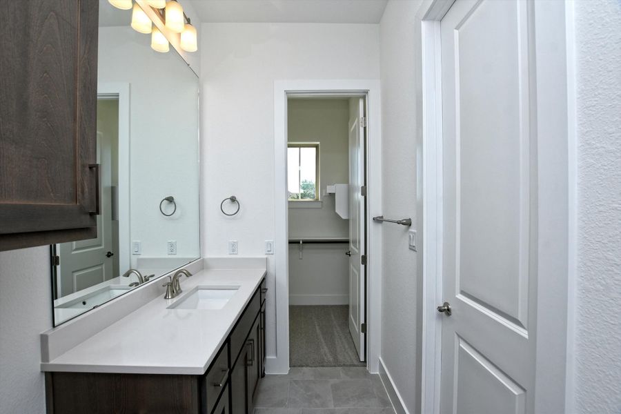 Representative furnished interior of a home built from the Siena III by Giddens Homes in Clearwater Ranch, Liberty Hill (Image 182).