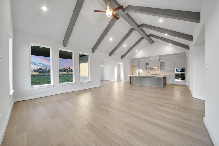 Spacious, unfurnished interior of a new home in Magnolia Bend, Rosharon (Image 41).