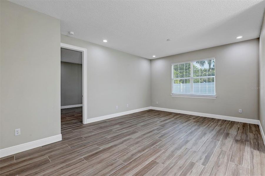 Spacious, unfurnished interior of a new home in , Summerfield (Image 36).