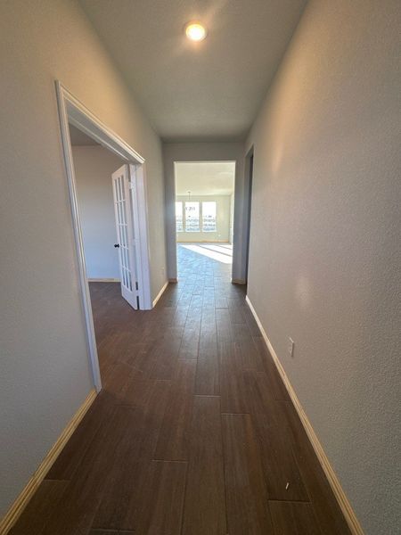 Spacious, unfurnished interior of a new home in Terra Escalante, Blue Ridge (Image 5).