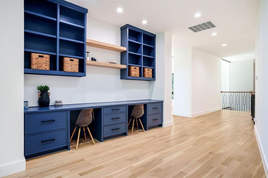 Furnished interior view inside a new home in , Dallas (Image 31). Furnished interior view inside a new home in , Dallas (Image 31).