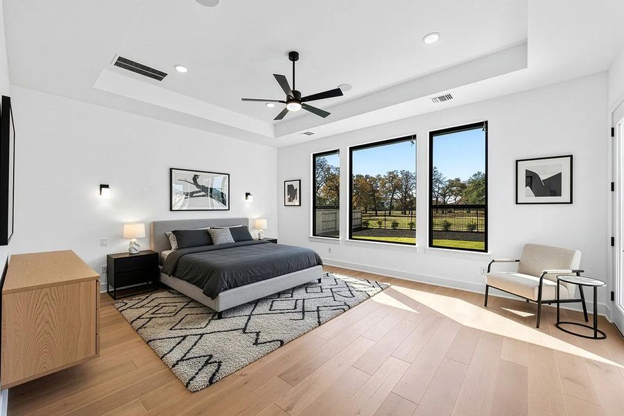 Lynmar II E Primary Suite