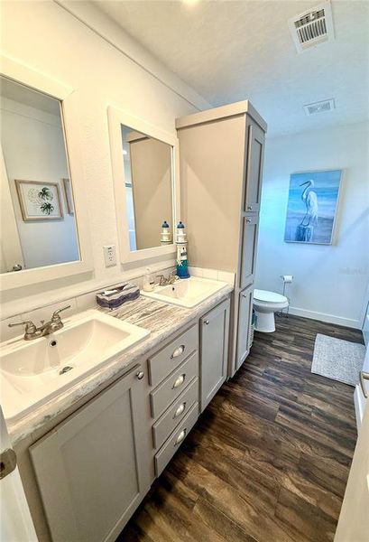 Furnished interior view inside a new home in , Sarasota (Image 6).