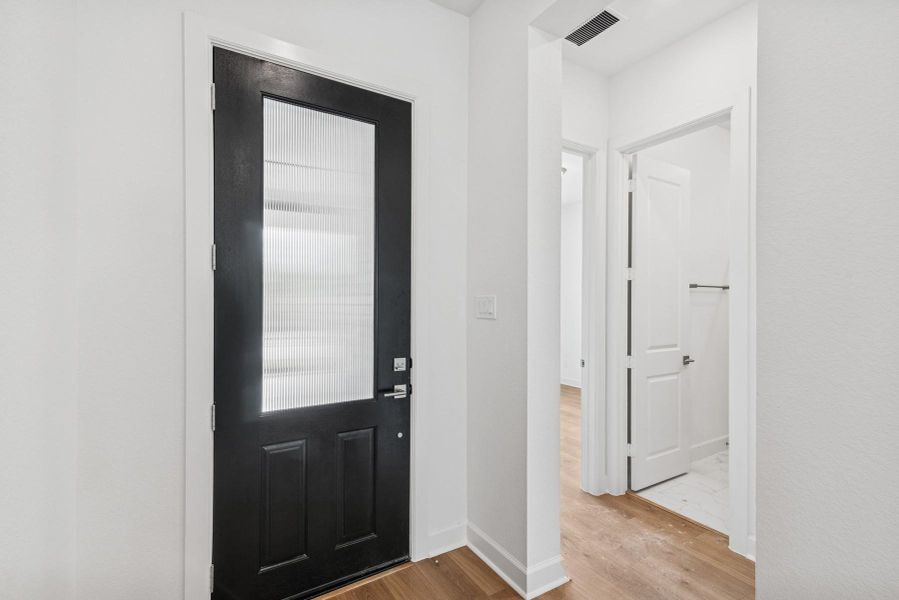 Spacious, unfurnished interior of a new home in Kresston, Montgomery (Image 30).