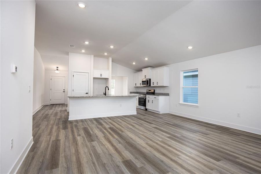 Spacious, unfurnished interior of a new home in , Newberry (Image 24).