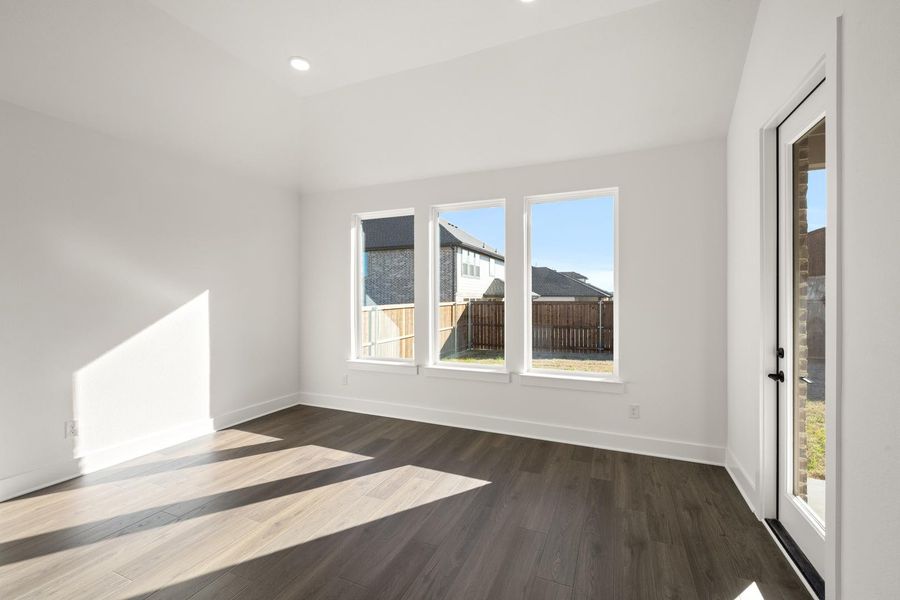 Spacious, unfurnished interior of a new home in Bridgewater, Midlothian (Image 16).